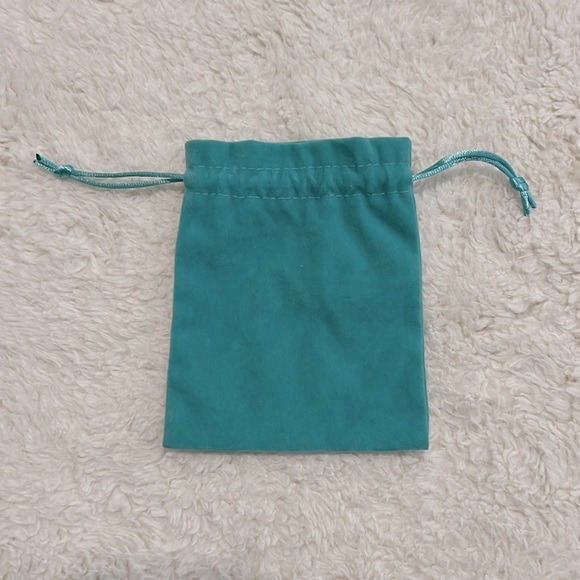 ❤️ Kurt Geiger Travel Jewelry Storage Dust Bag NWOT - Picture 5 of 5